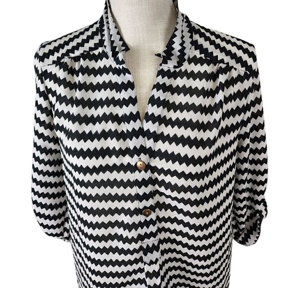 BODY CENTRAL WOMEN'S TUNIC DRESS BLACK AND WHITE AZTEC PRINT SIZE MEDIUM - Picture 2 of 7